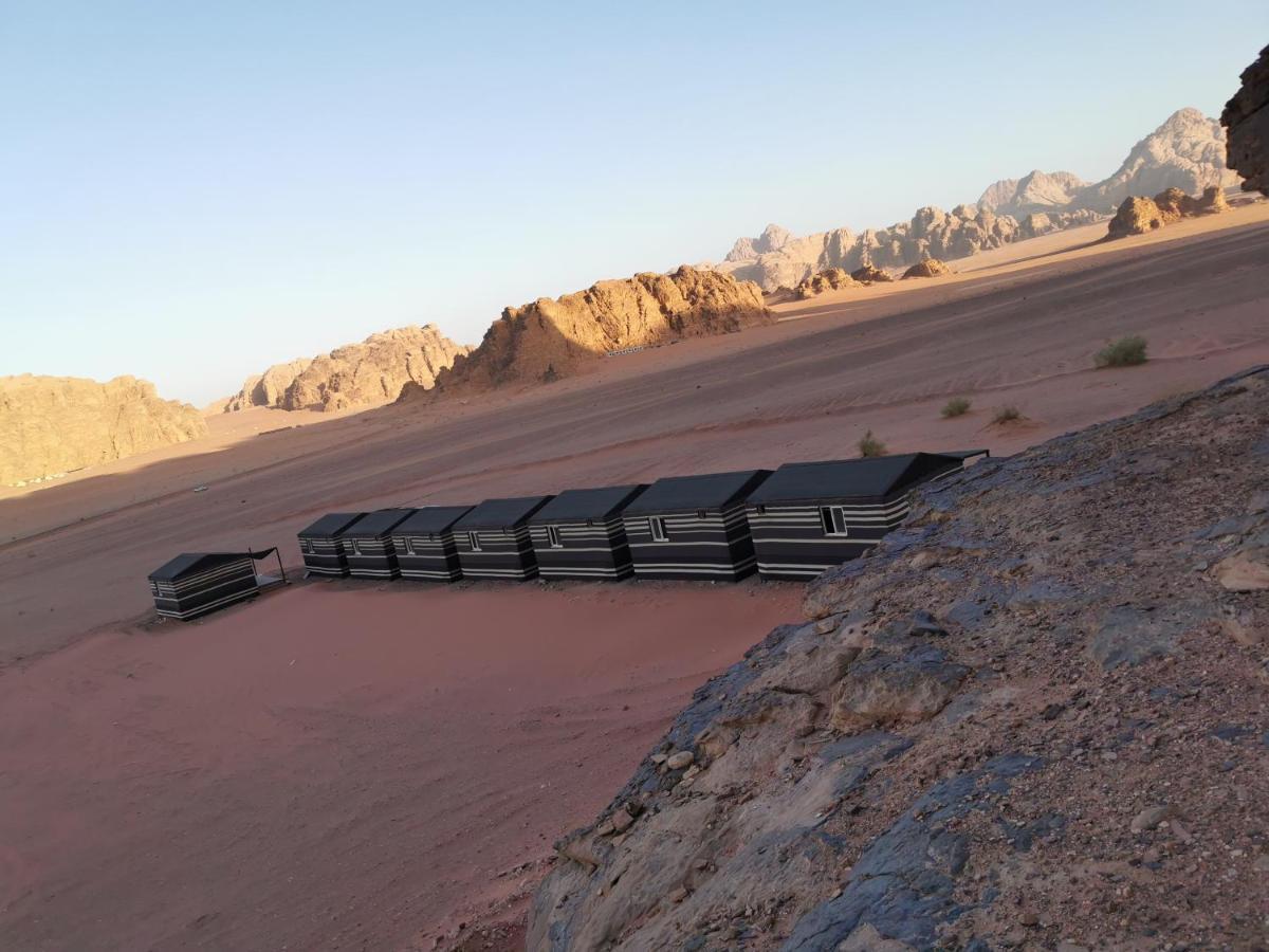 Titanic * Wadi Rum